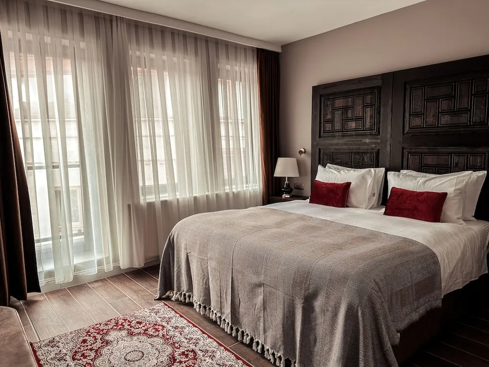 Design Tek Büyük Yataklı Oda