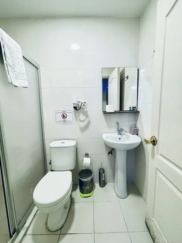 Comfort Tek Büyük veya İki Ayrı Yataklı Oda