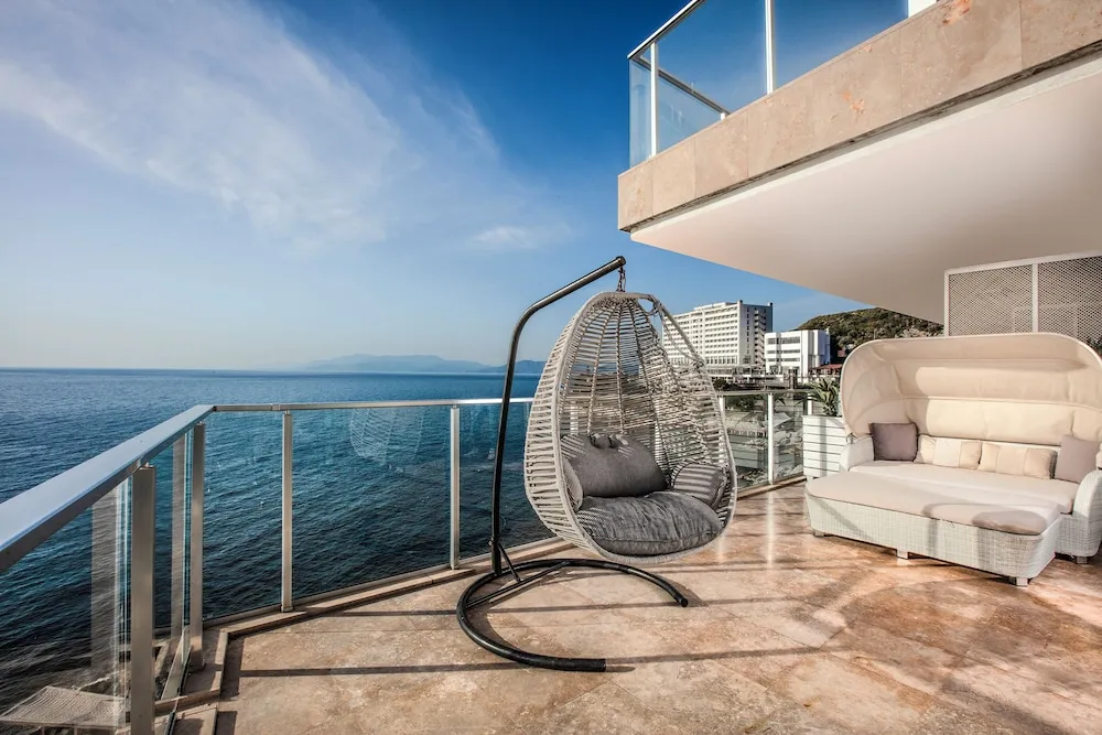 Deluxe Room With Sea View