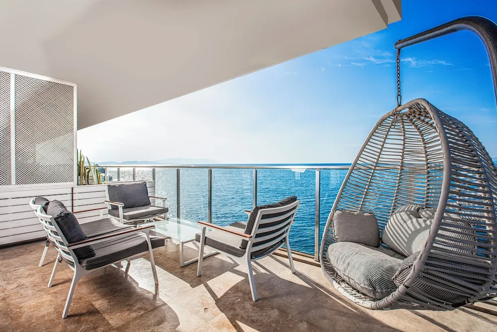 Deluxe Room With Sea View