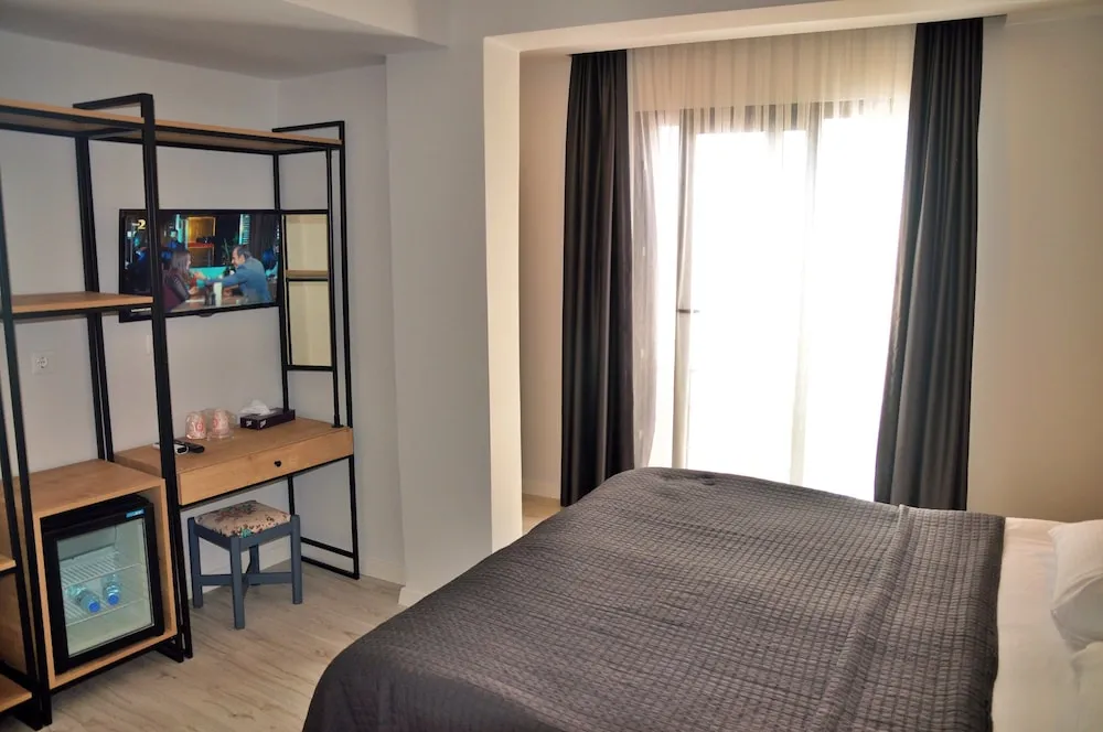 Standard Oda, Kısmi Deniz Manzarası