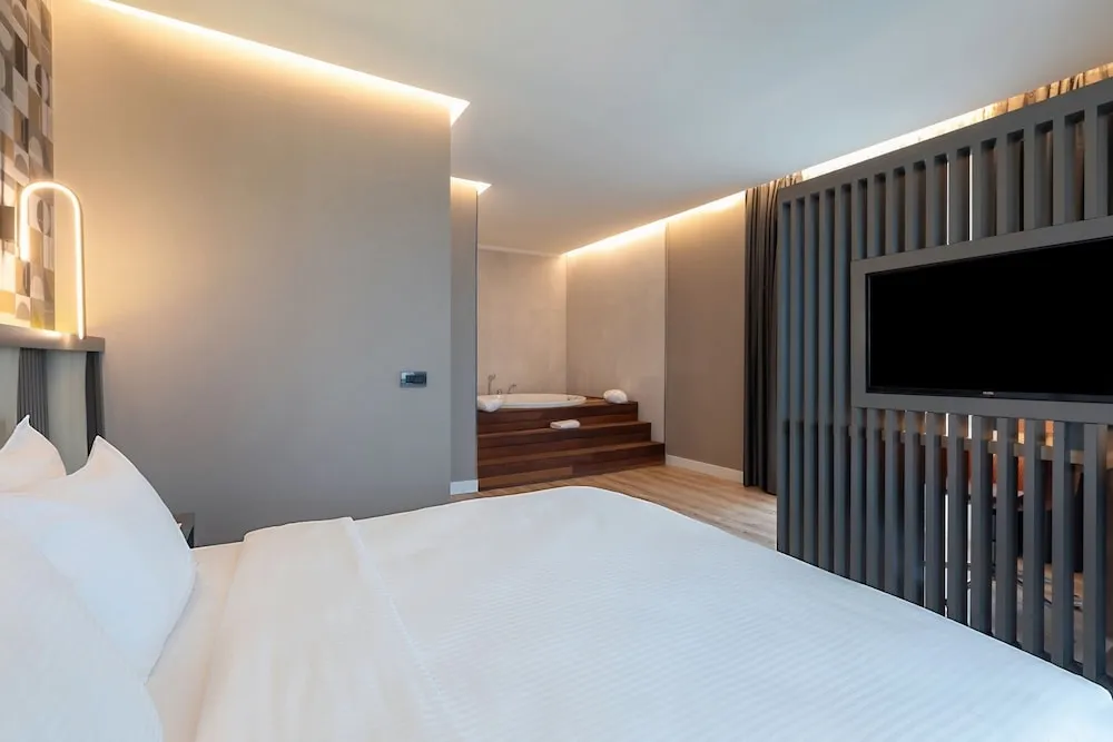 Deluxe Suite Room