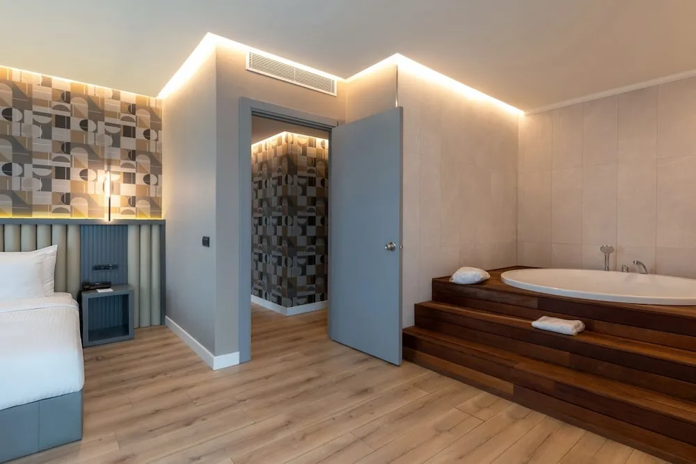 Deluxe Suite Room