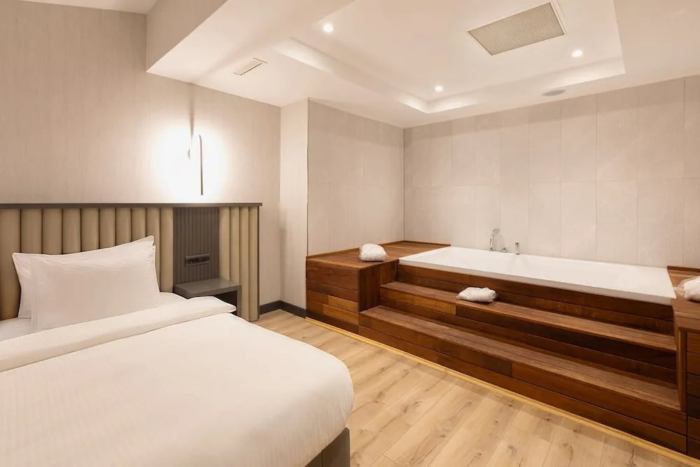 Attic Suite Room