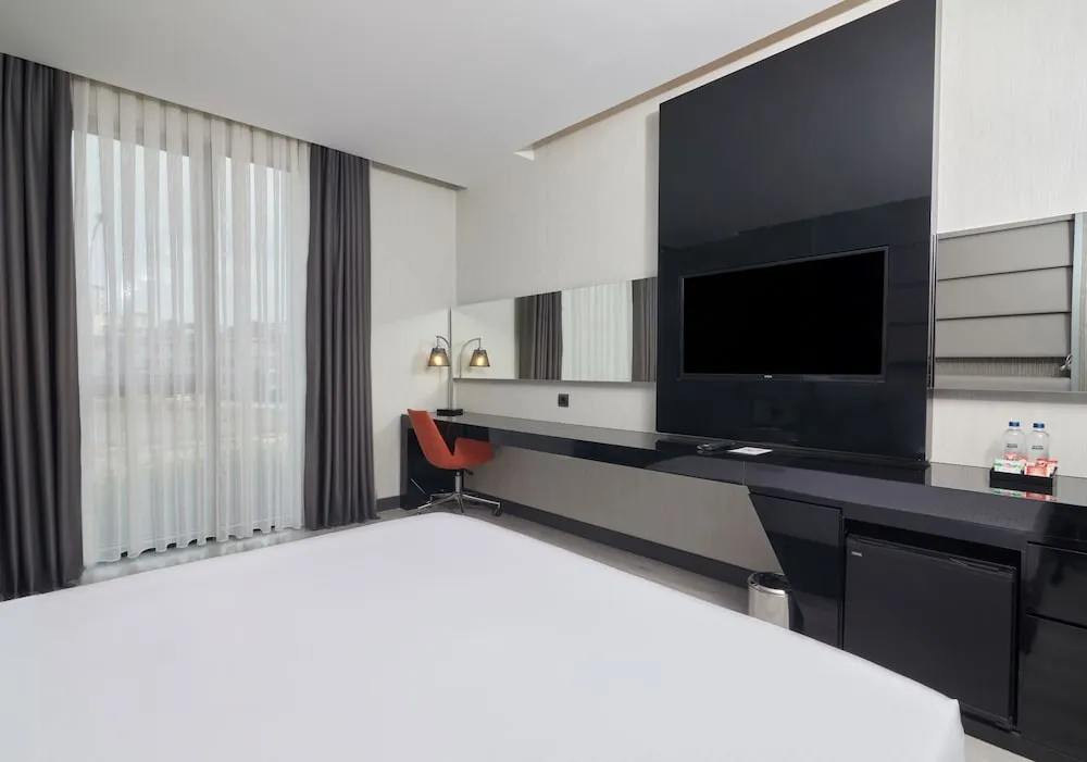 Superior French Room