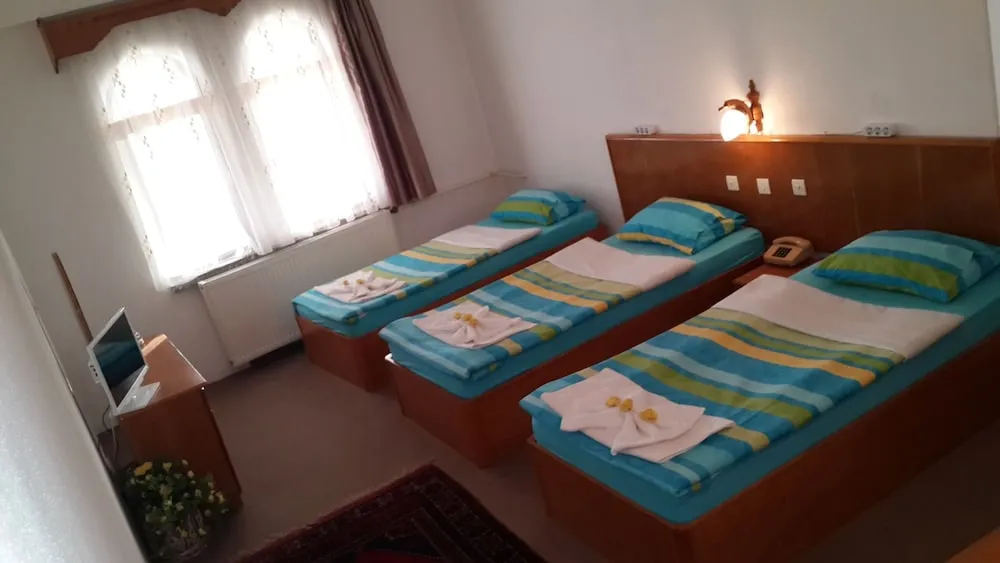 Üç Kişilik Oda, Teras