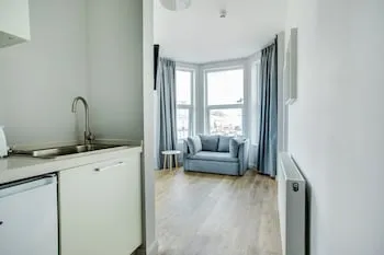 OYO Studiotel GY - Modern Hotel Apartments