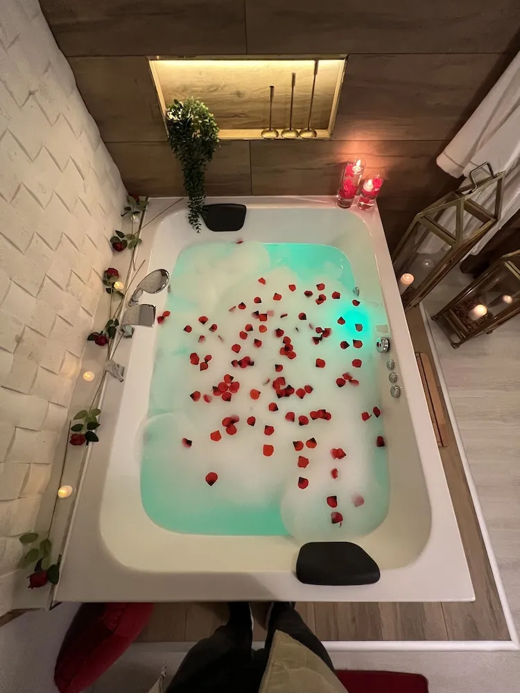 Honeymoon Oda, 1 Büyük (Queen) Boy Yatak, Sıcak Su Küveti, Deniz Manzaralı