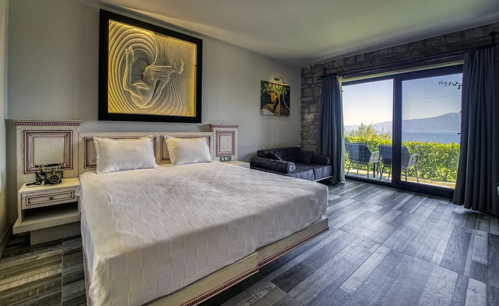 Superior Tek Büyük Yataklı Oda, Balkon, Deniz Manzaralı