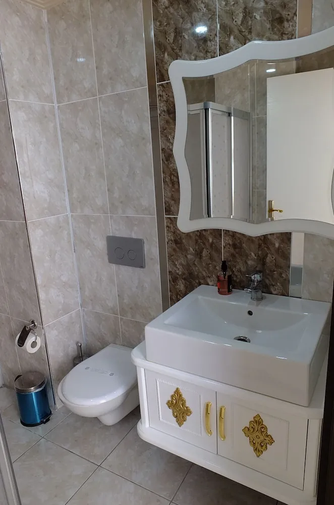 Büyük Yataklı Tek Kişilik Oda