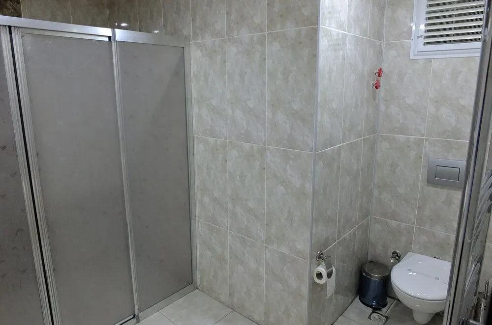 Büyük Yataklı Tek Kişilik Oda