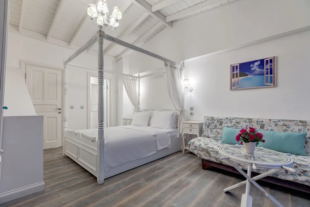 Deluxe Tek Büyük Yataklı Oda, Balkon, Deniz Manzaralı