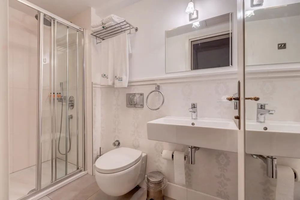 Triple Room ,Sea View ,Ground Floor