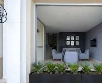 The Hotel 48