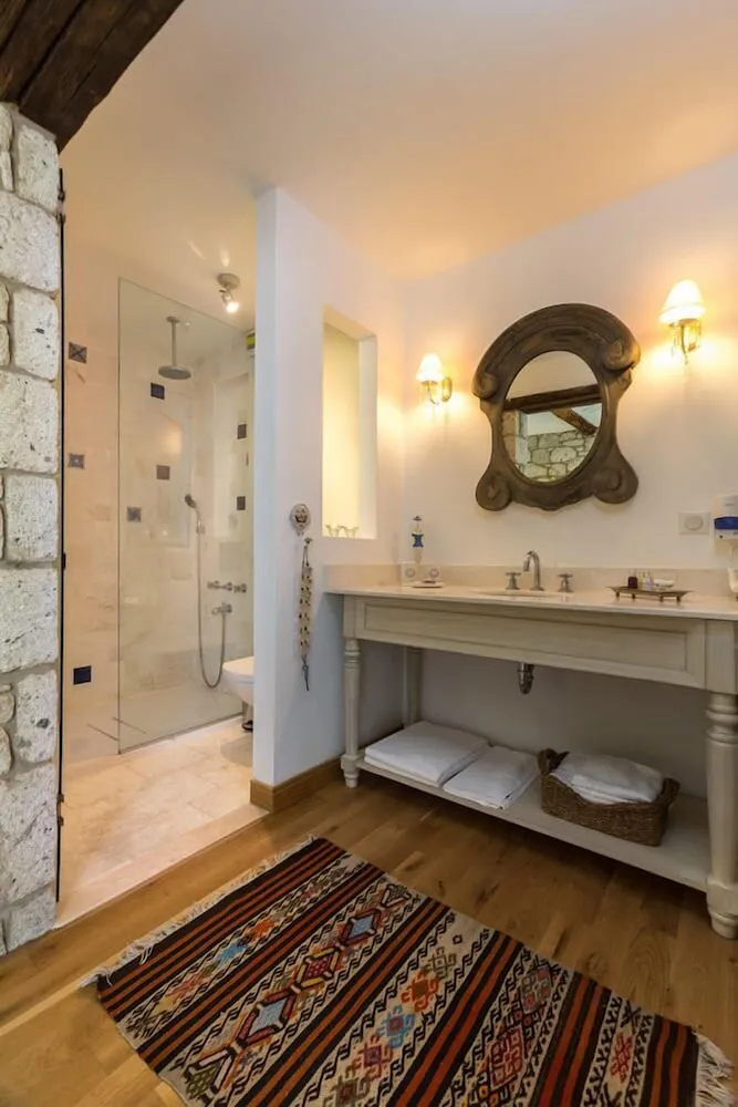 Tek Büyük veya İki Ayrı Yataklı Oda, Bahçeli