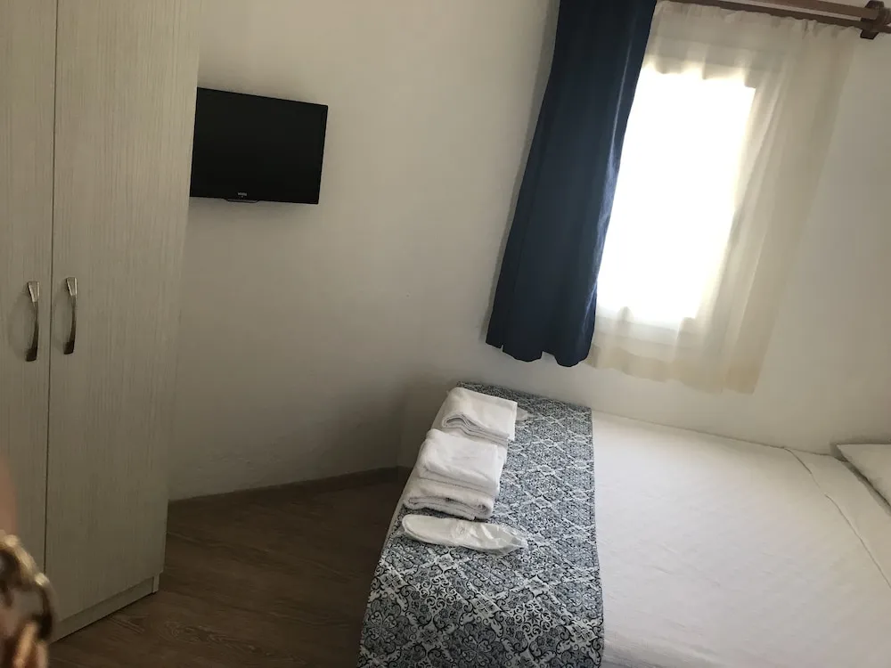 Üç Kişilik Oda