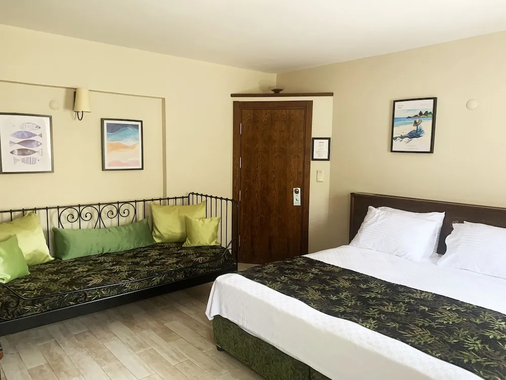 Deluxe Üç Kişilik Oda