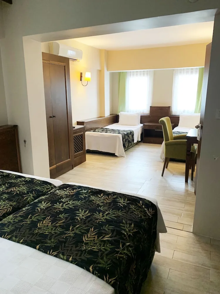 Deluxe Dört Kişilik Oda