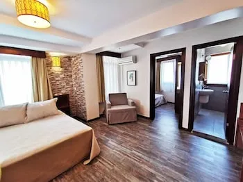 Mitos Hotel