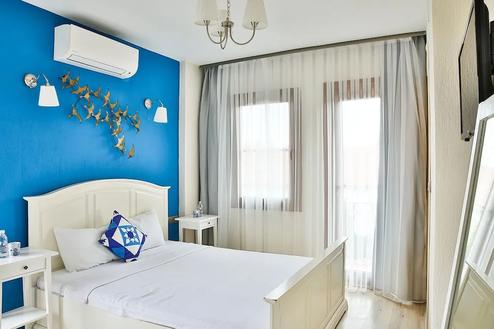 Deluxe Tek Büyük Yataklı Oda, 1 Yatak Odası, Balkon, Şehir Manzaralı
