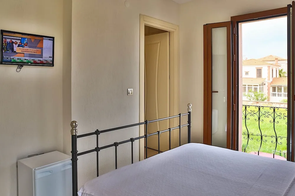 Deluxe Tek Büyük Yataklı Oda, 1 Yatak Odası, Balkon, Şehir Manzaralı