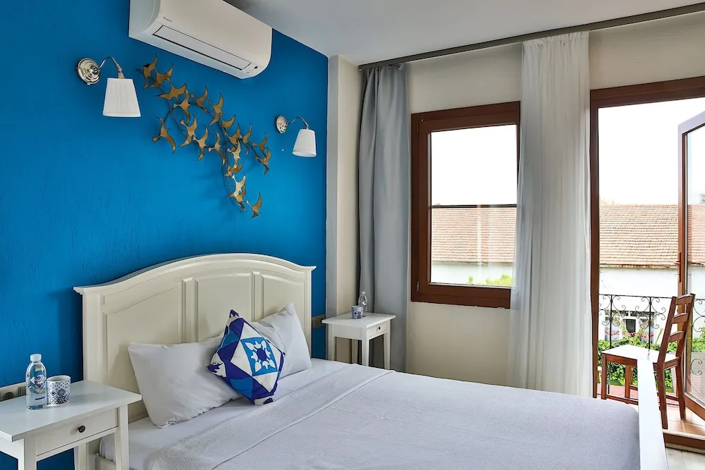 Deluxe Tek Büyük Yataklı Oda, 1 Yatak Odası, Balkon, Şehir Manzaralı