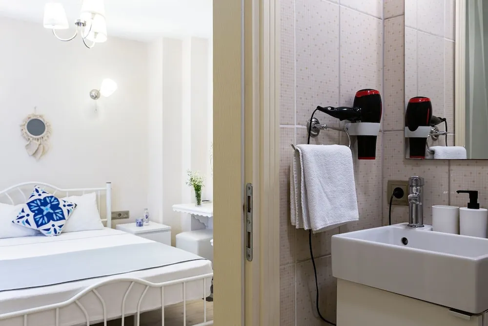 Comfort Tek Büyük Yataklı Oda