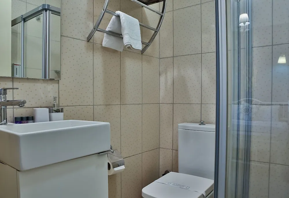 Comfort Tek Büyük Yataklı Oda