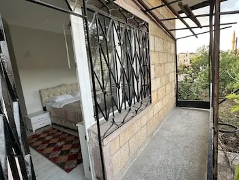 Family Cave Suites Hotel