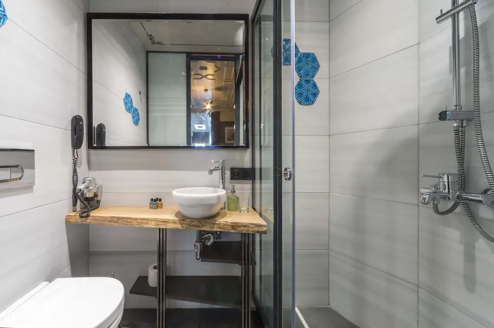 Basic Tek Büyük Yataklı Oda