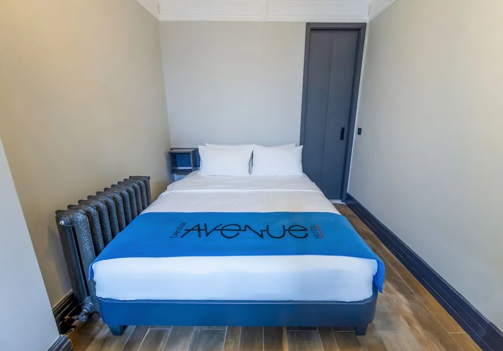 Basic Tek Büyük Yataklı Oda