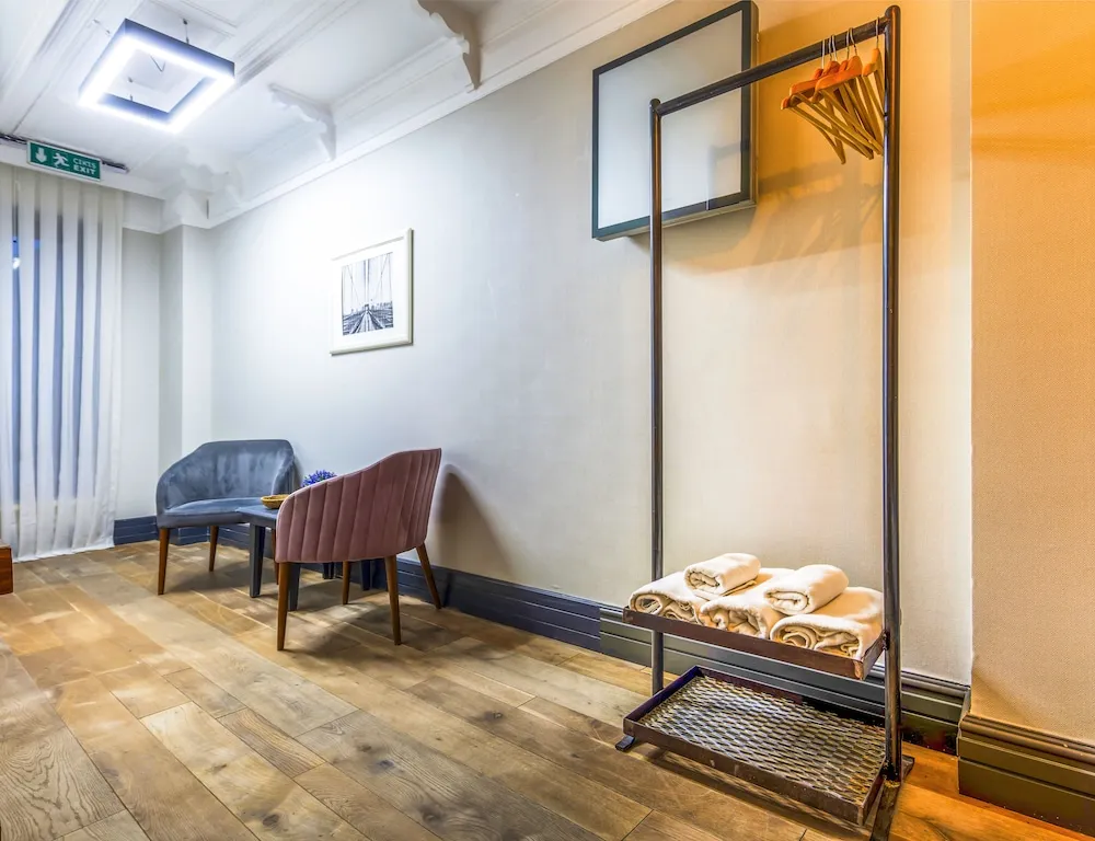 Basic Tek Büyük Yataklı Oda