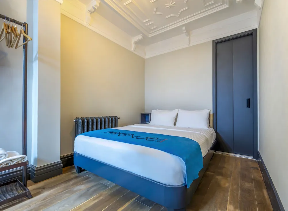 Basic Tek Büyük Yataklı Oda