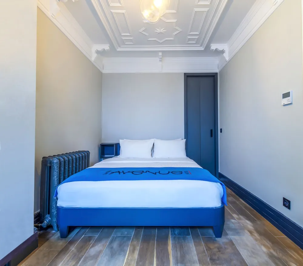 Basic Tek Büyük Yataklı Oda