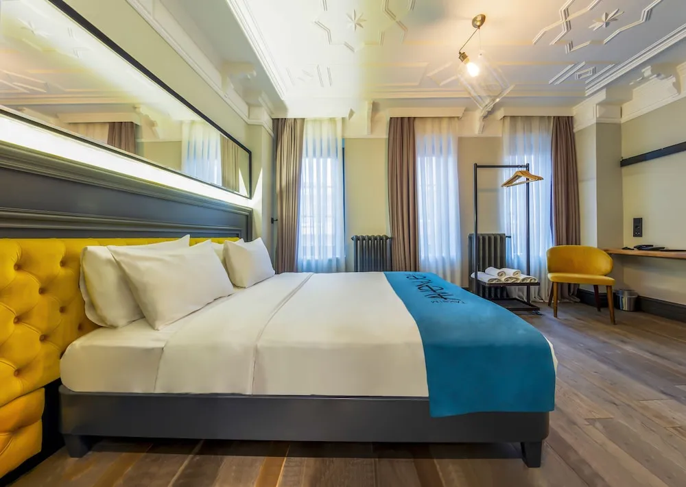 Tek Büyük Yataklı Oda, Şehir Manzaralı