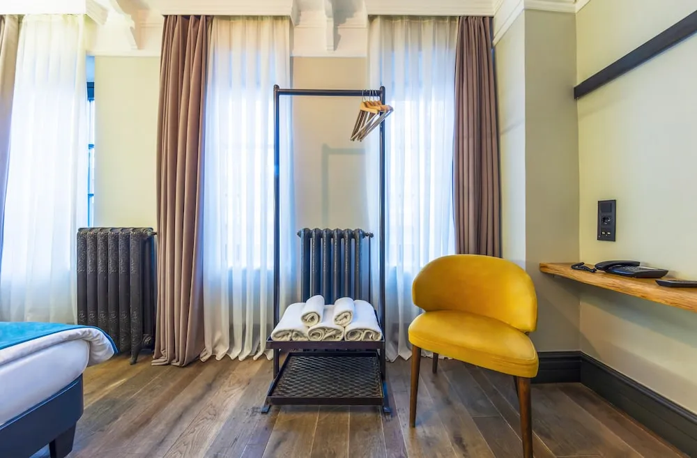 Tek Büyük Yataklı Oda, Şehir Manzaralı