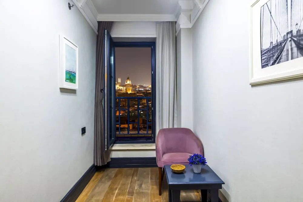 Tek Büyük Yataklı Oda, Şehir Manzaralı