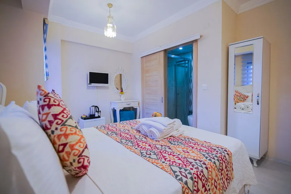 Deluxe Tek Büyük Yataklı Oda