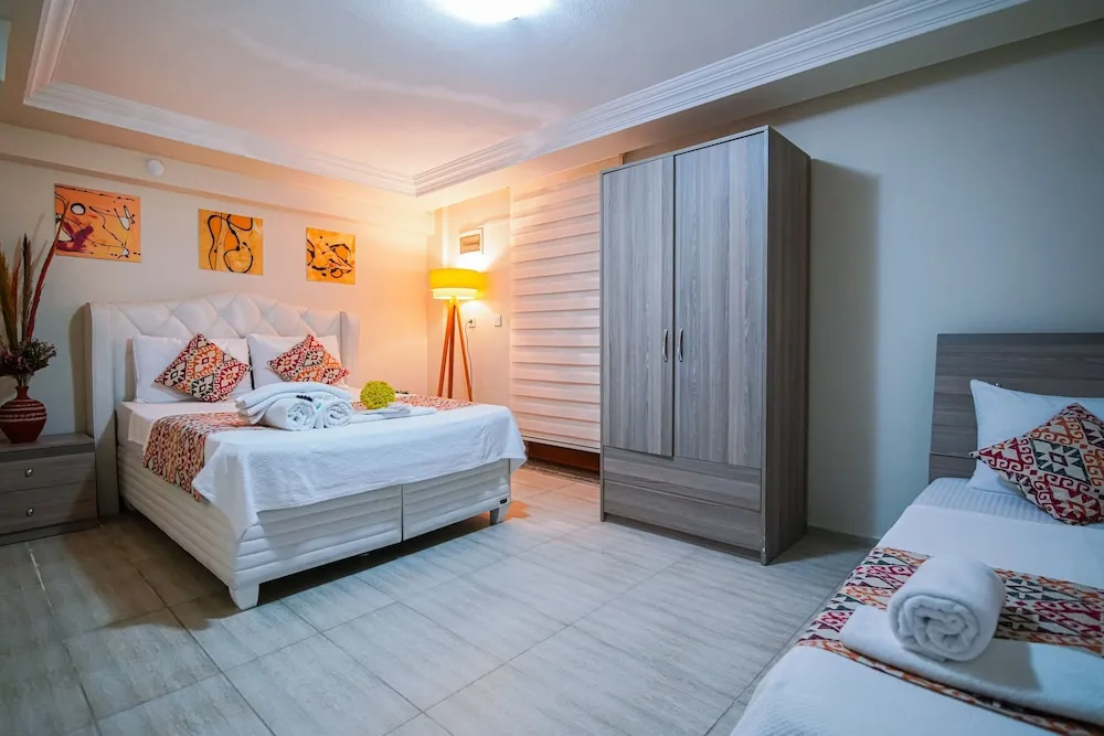 Economy Suit, Birden Çok Yatak Odası, Bodrum Kat