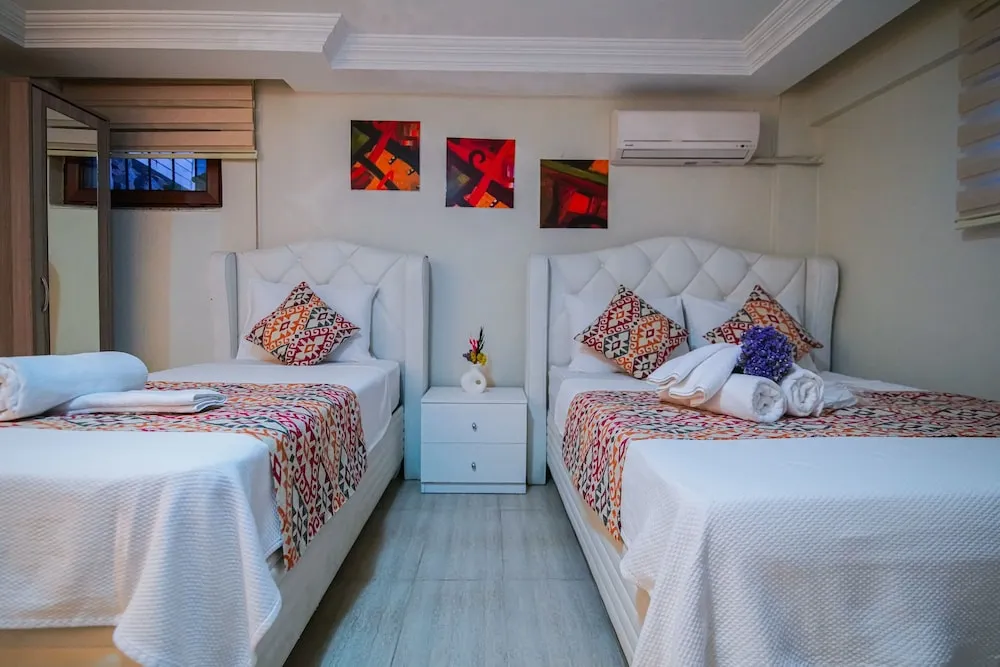 Economy Suit, Birden Çok Yatak Odası, Bodrum Kat