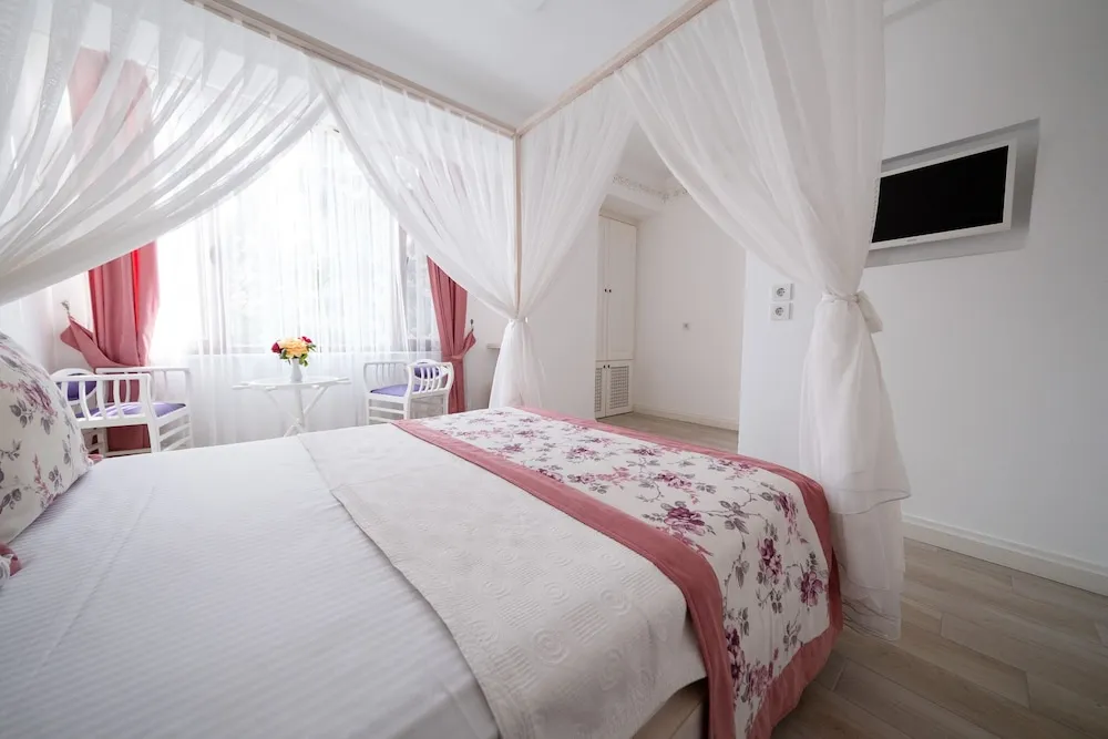 Comfort Tek Büyük Yataklı Oda