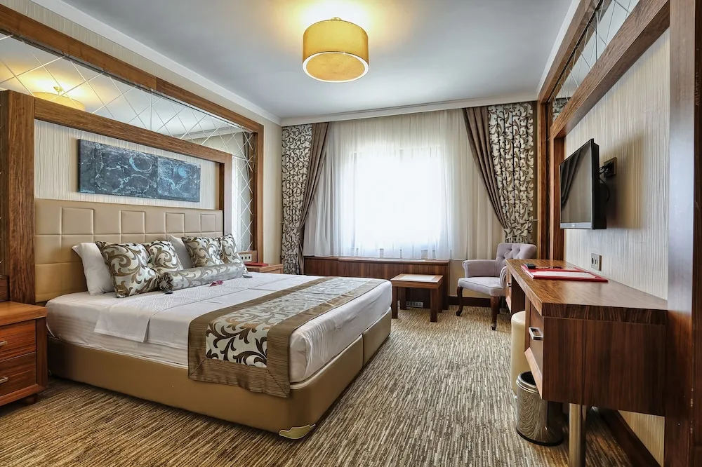 Luxury Tek Büyük Yataklı Oda, Bahçe Manzaralı