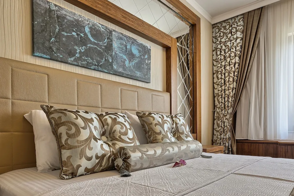 Luxury Tek Büyük Yataklı Oda, Bahçe Manzaralı