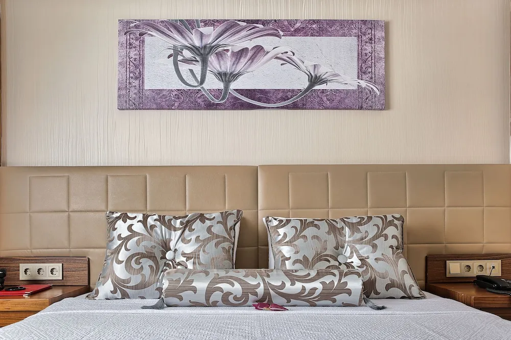 Luxury Tek Büyük Yataklı Oda, Bahçe Manzaralı