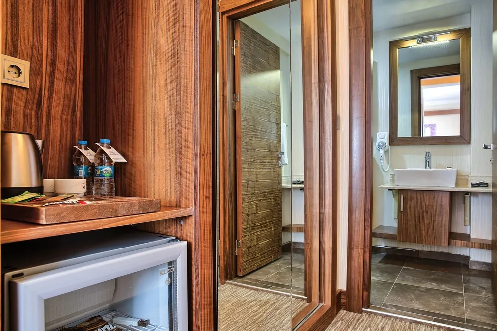 Luxury Tek Büyük Yataklı Oda, Bahçe Manzaralı