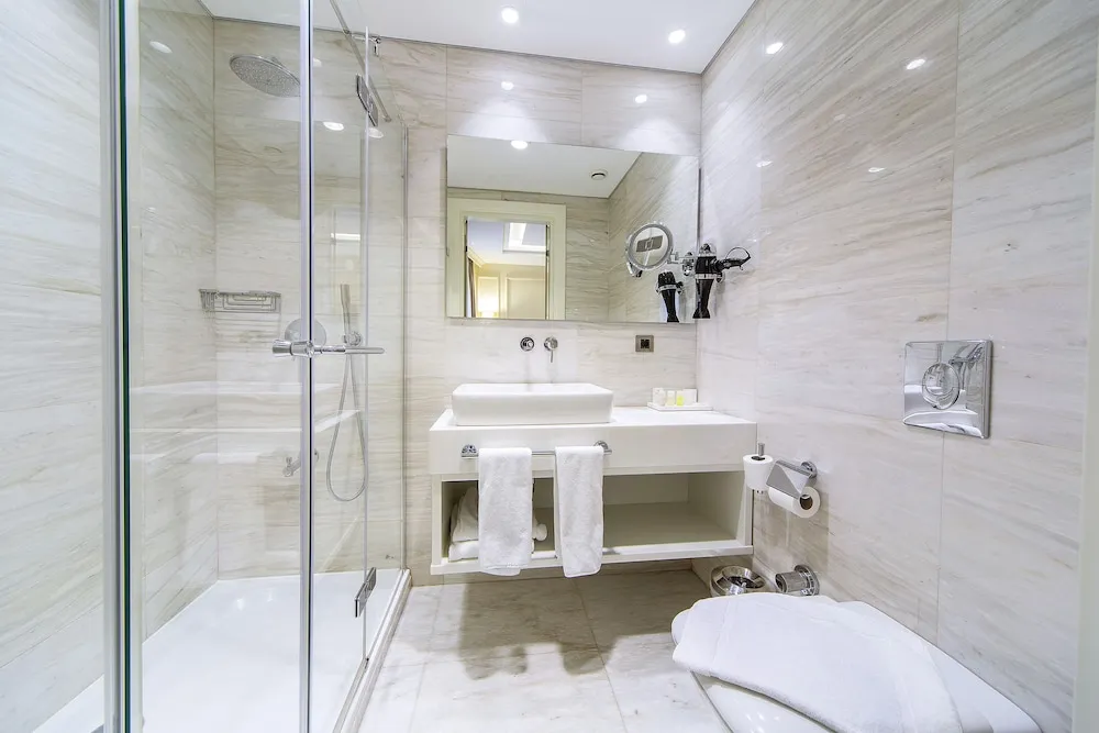 Standard Tek Büyük veya İki Ayrı Yataklı Oda