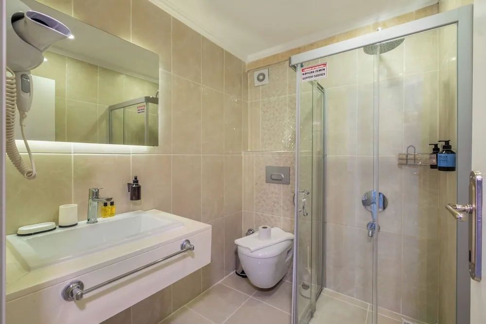 Standard Tek Büyük Yataklı Oda