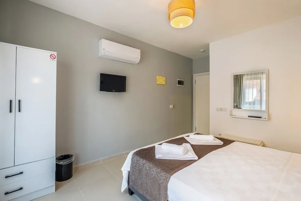 Standard Tek Büyük Yataklı Oda