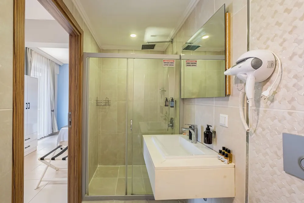 Üç Kişilik Oda, 3 Tek Kişilik Yatak