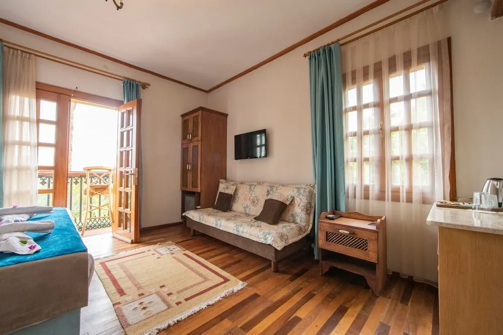 Deluxe Oda, Deniz veya Dag Manzarali, Jakuzili